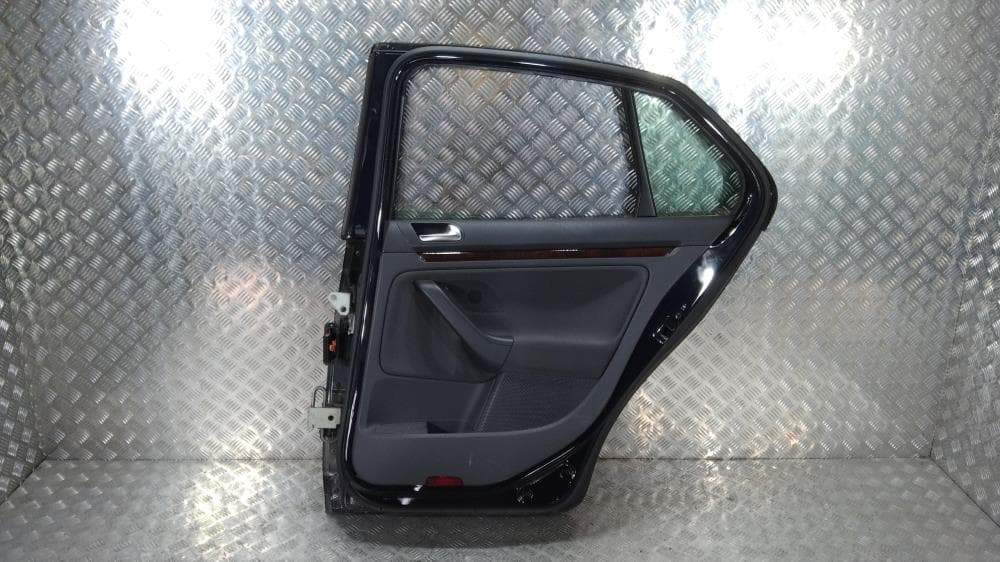 Дверь задняя правая к Volkswagen Jetta 5 (05-11)