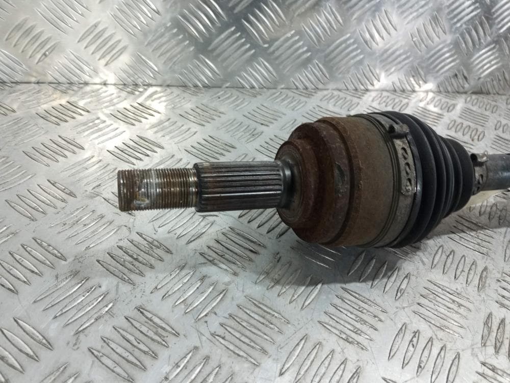 Полуось передняя левая (приводной вал, ШРУС) к Nissan  Serena C25 (05-12)