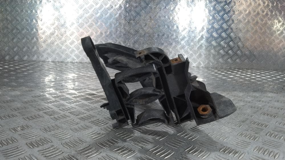 Крепление фары левой к Audi A4 B8/8K (07-11)