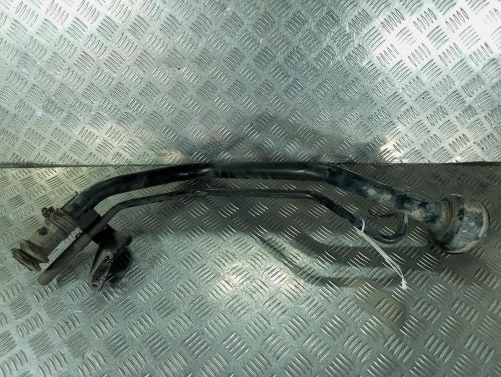 Горловина топливного бака к Nissan  Almera Tino (00-06)