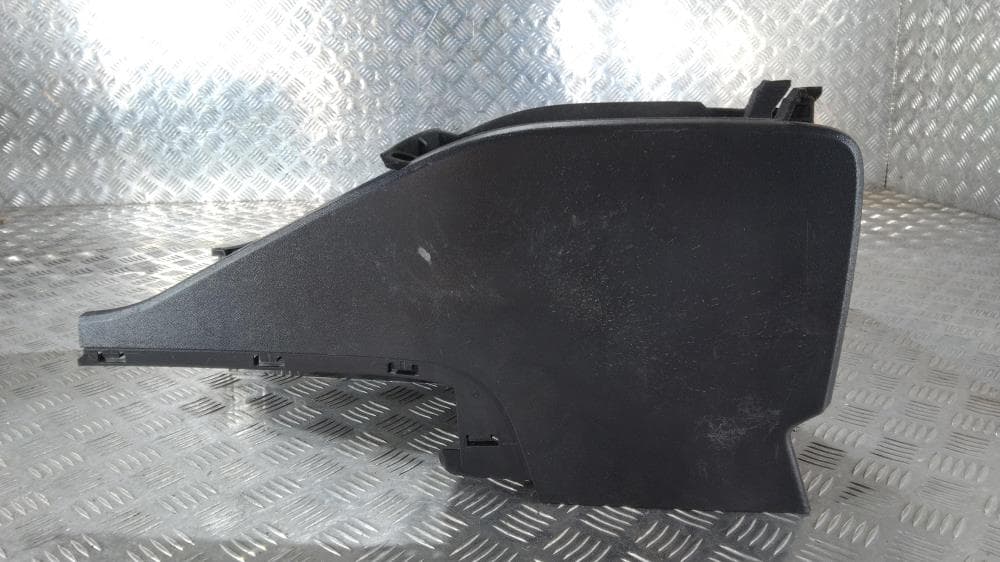 Подлокотник к Volvo V70 3 (07-13)