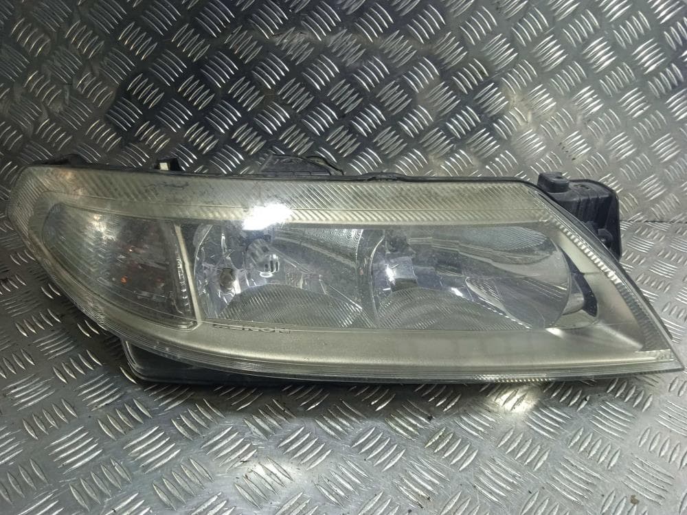 Фара правая к Renault Laguna 2 (01-05)