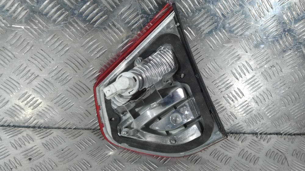 Фонарь крышки багажника левый к Citroen C4 Picasso 1 (06-13)