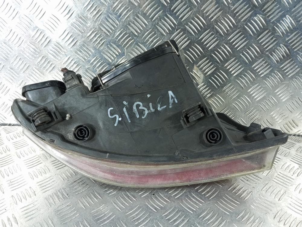 Фара левая к Seat Ibiza 3 (01-06)