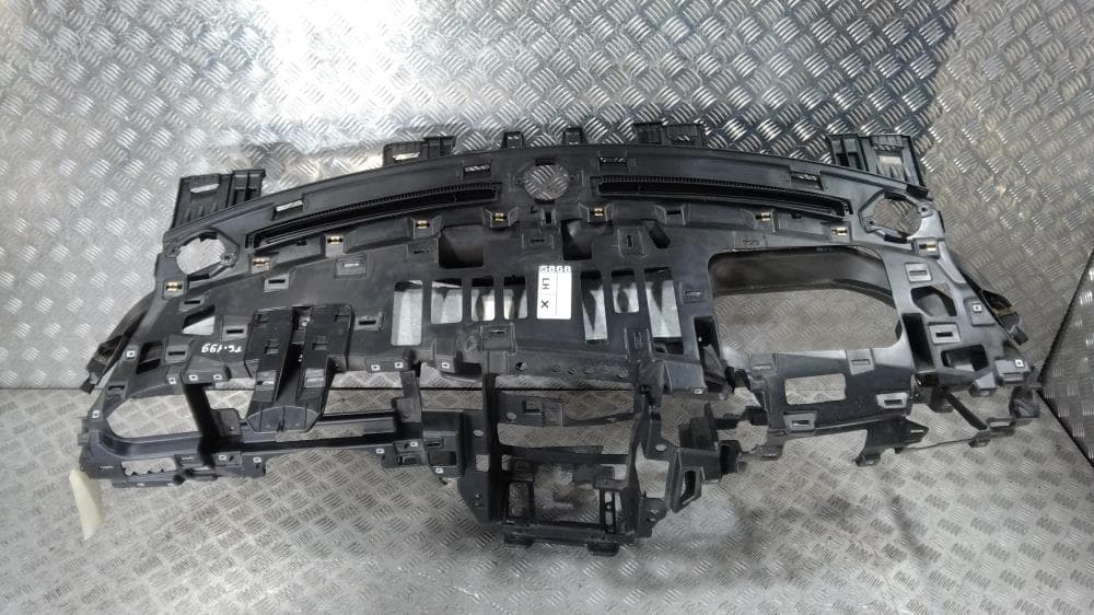 Панель передняя салона (торпедо) к Tesla Model X (15-21)