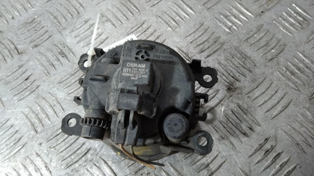 Фара противотуманная левая к Renault Megane 2 (02-06)