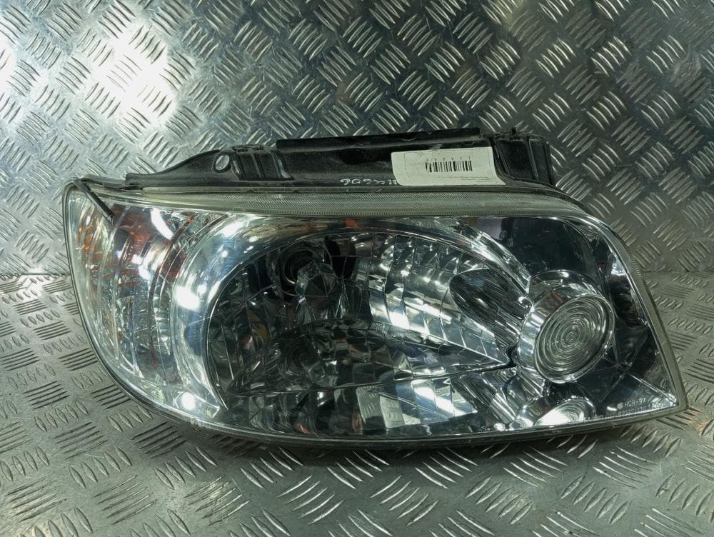Фара правая к Hyundai Matrix 1 (01-05)