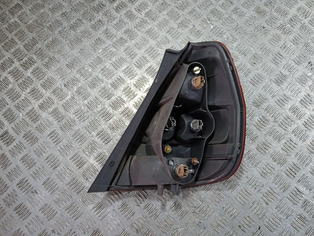 Фонарь задний левый к Honda Jazz 1 (01-04)