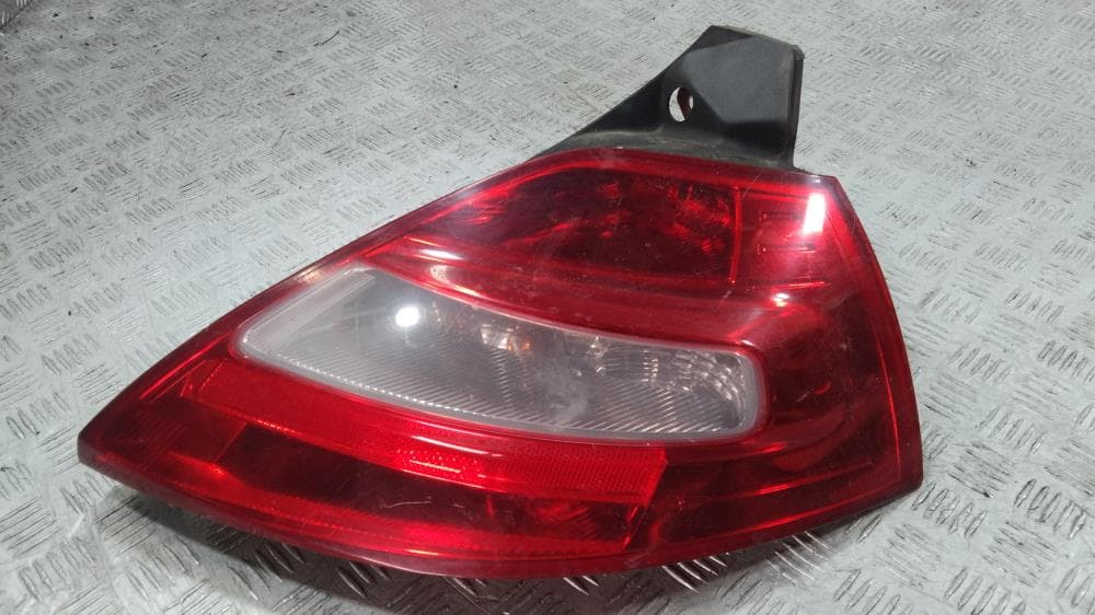 Фонарь задний правый к Renault Megane 2 (02-06)