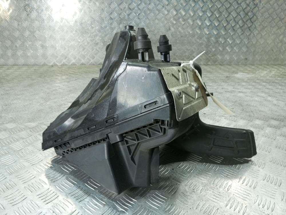 Корпус воздушного фильтра к Audi A4 B8/8K (07-11)