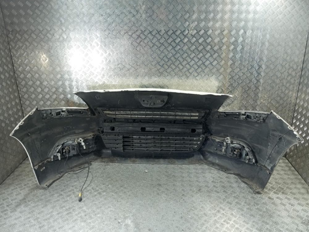 Бампер передний к Peugeot 5008 1 (09-13)