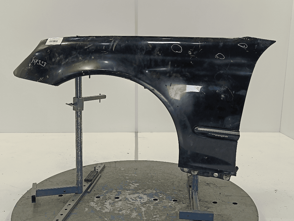 Крыло переднее левое к Mercedes C Class W203/S203/CL203 (00-04)