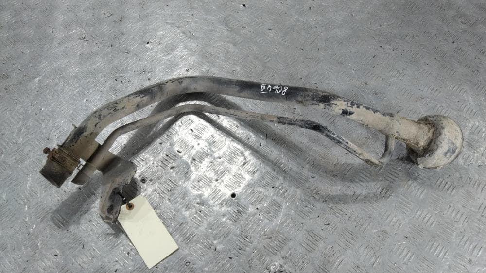 Горловина топливного бака к Nissan  Almera Tino (00-06)