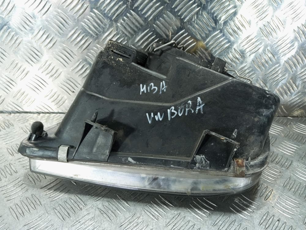 Фара правая к Volkswagen Bora (98-05)