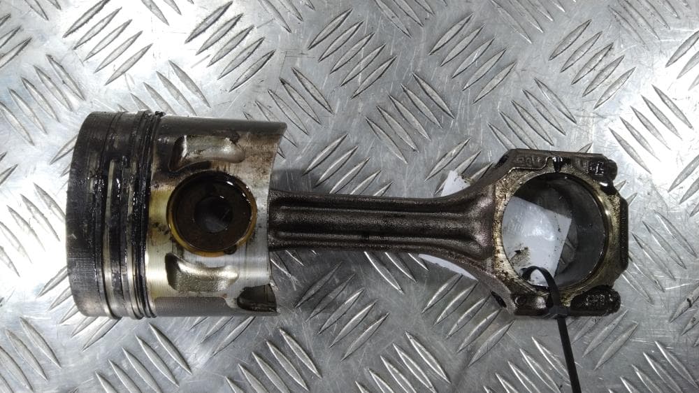 Поршень к Volkswagen Golf 4 (97-06)