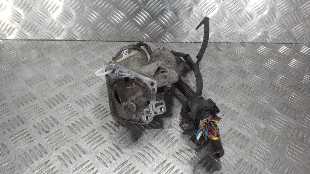 Стартер к Renault Megane 2 (02-06)