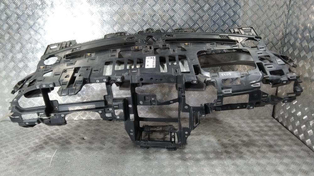 Панель передняя салона (торпедо) к Tesla Model X (15-21)