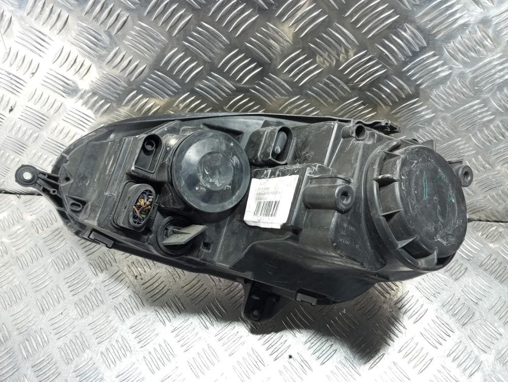 Фара правая к Volkswagen Golf 5 (03-09)