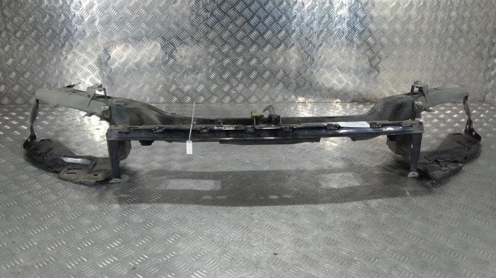 Передняя панель крепления облицовки (телевизор) к Volvo S40 2 (04-07)