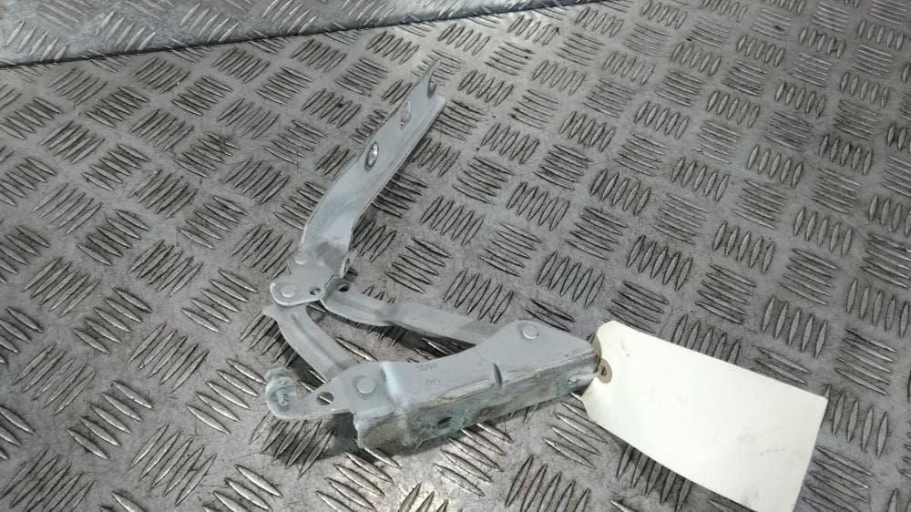 Петля капота левая к Volkswagen Golf 5 (03-09)