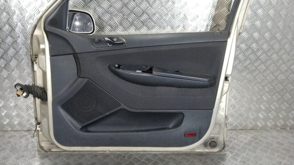 Дверь передняя правая к Skoda Fabia 1 Рестайлинг (04-07)