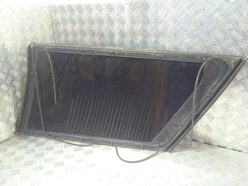 Стекло кузовное боковое левое к Volkswagen Passat B3 (88-93)