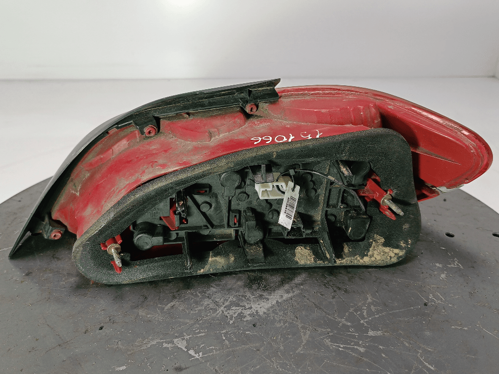 Фонарь задний левый к Peugeot 406 (95-99)