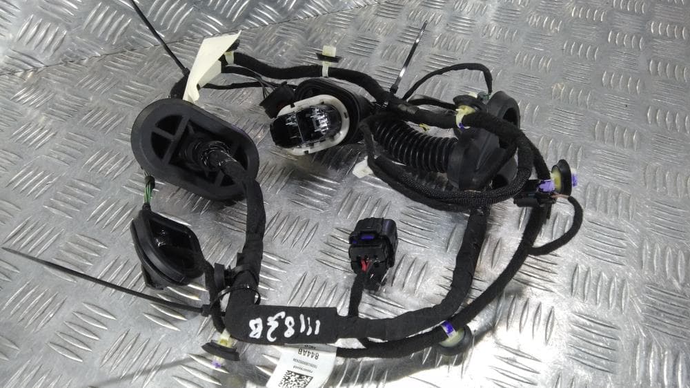 Проводка двери задней правой к Jeep Grand Cherokee WL (21-24)