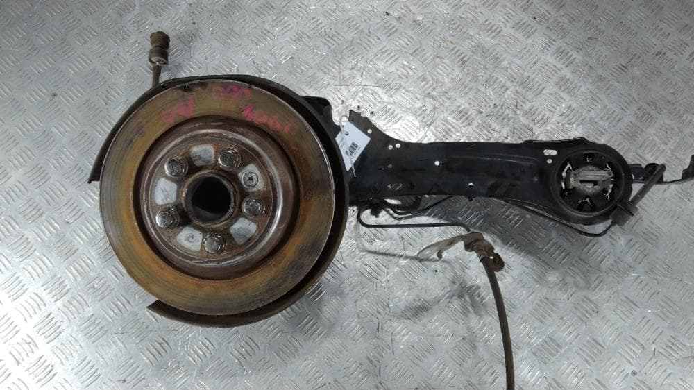 Кулак задний правый к Volvo V60 1 (10-13)