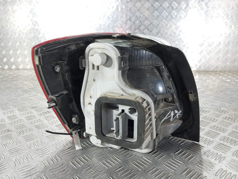Фонарь задний правый к Volkswagen Polo 5 (09-15)