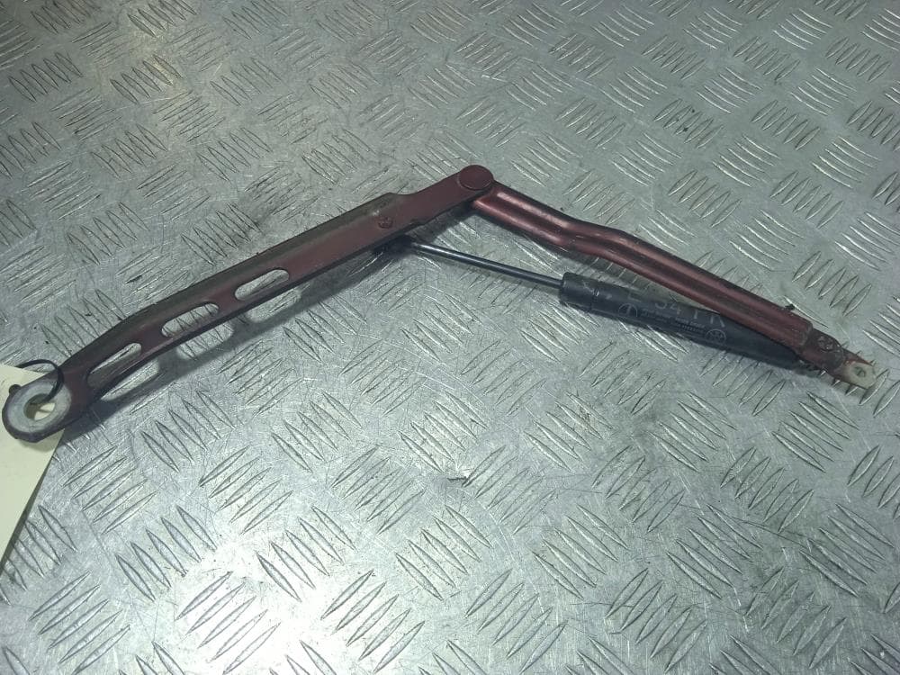Петля капота правая к BMW 5 E34 (88-96)
