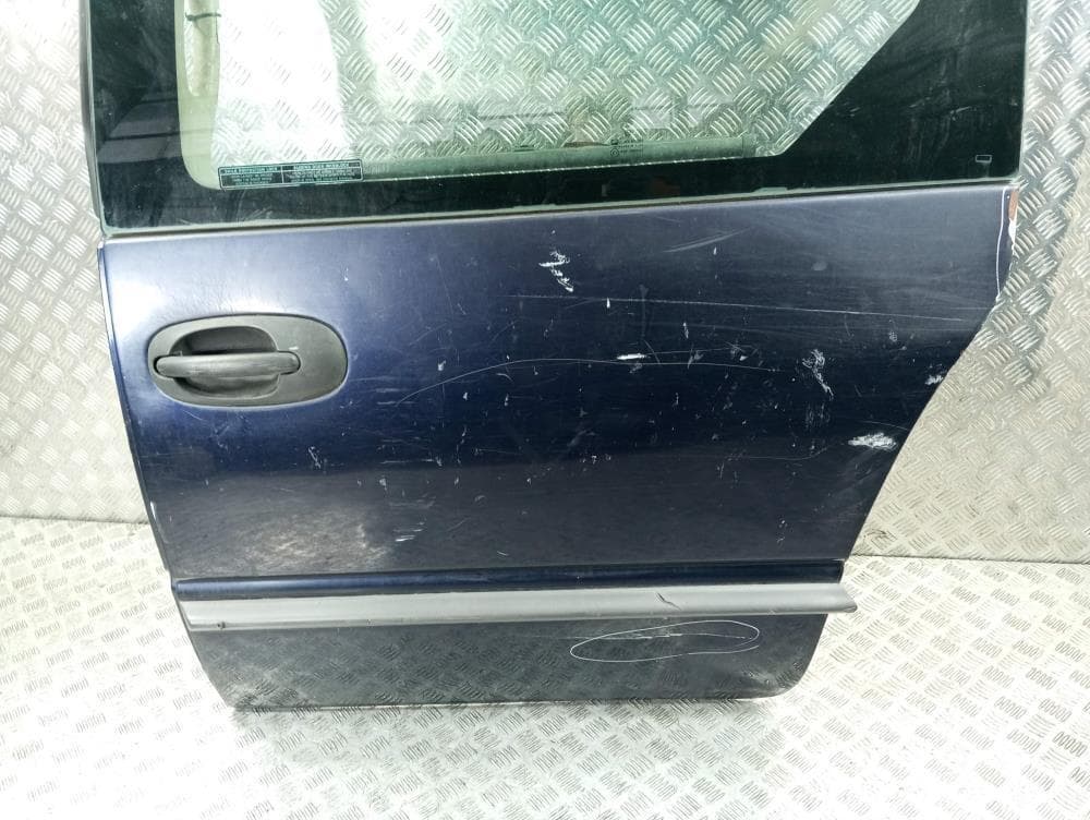 Дверь сдвижная левая к Chrysler Voyager 3 (95-01)