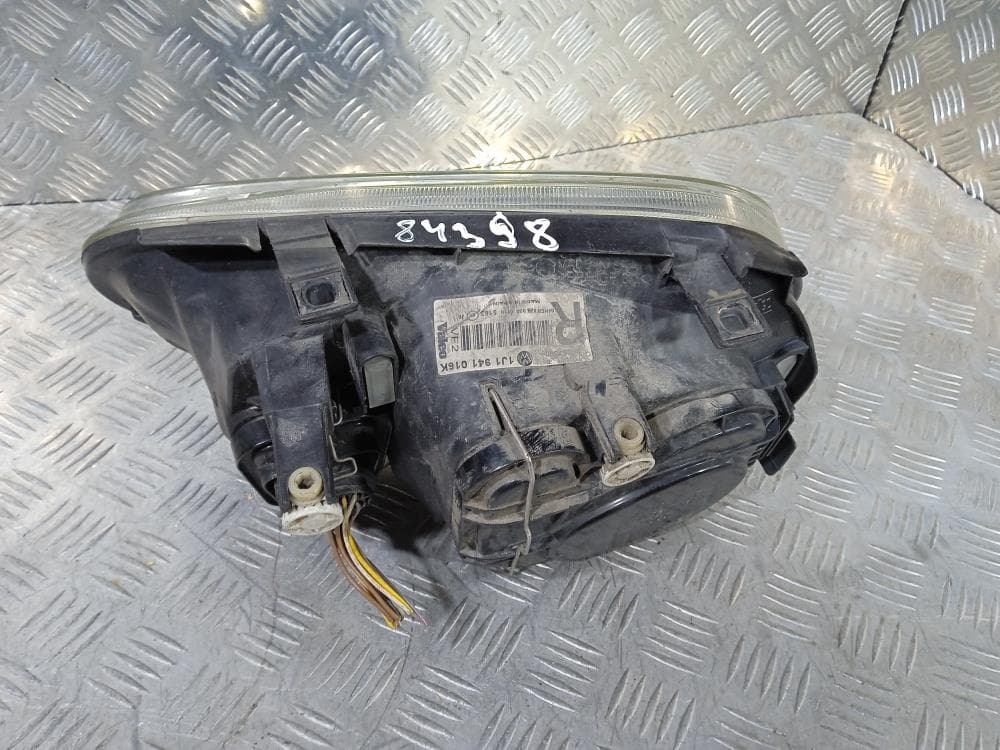 Фара правая к Volkswagen Golf 4 (97-06)