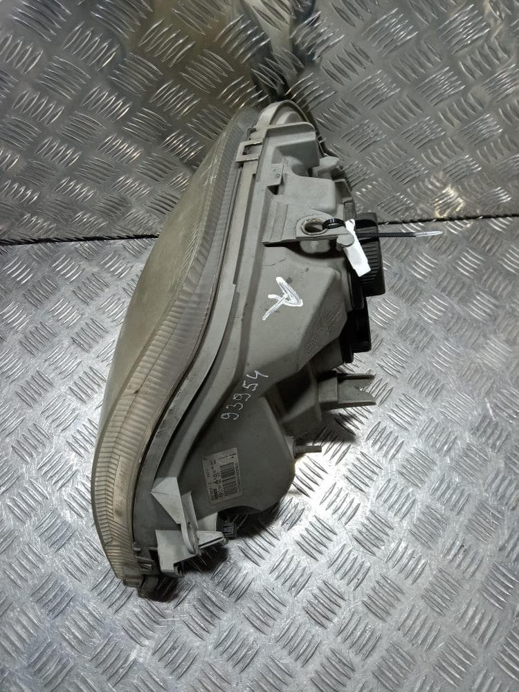 Фара правая к Renault Master 2 Рестайлинг (03-06)