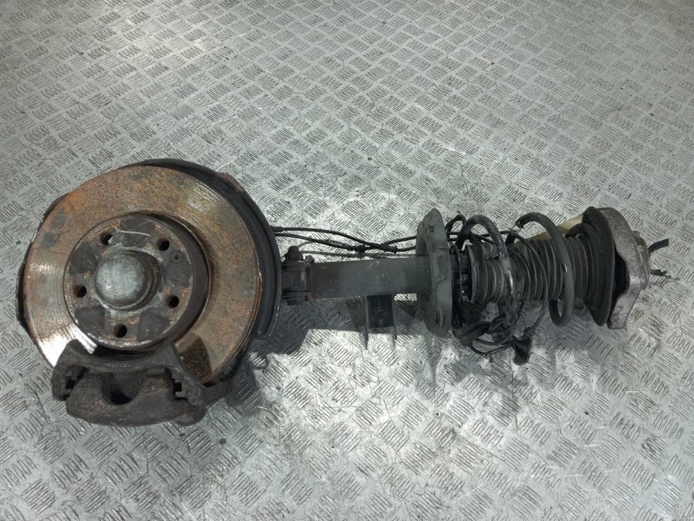 Стойка передняя правая к Mercedes B W246 (11-14)