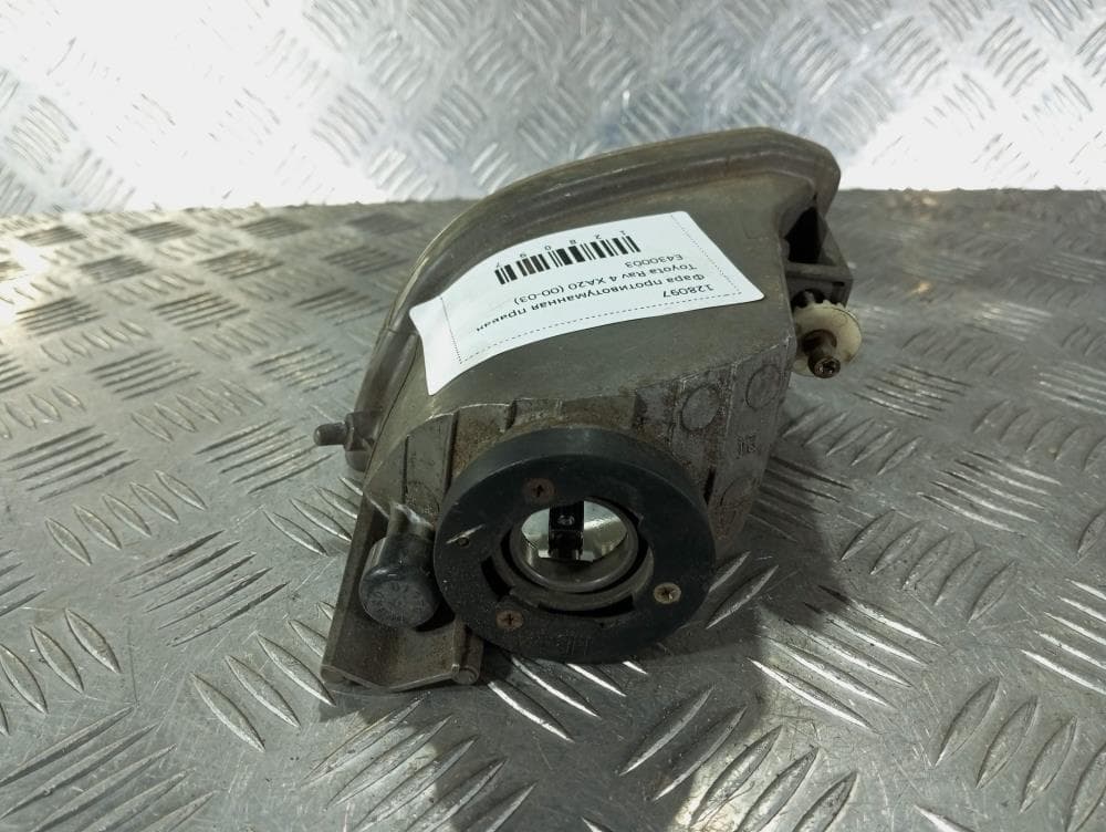Фара противотуманная правая к Toyota Rav 4 XA20 (00-03)