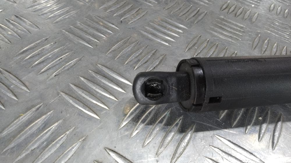 Механизм подъема крышки (двери) багажника к Jeep Grand Cherokee WL (21-24)