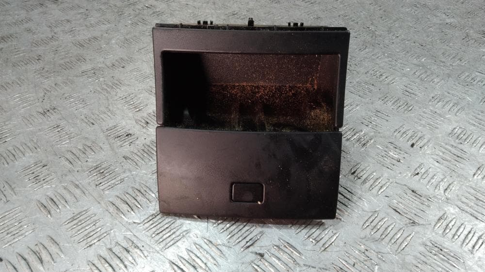 Пепельница к Mercedes ML W164 (05-08)
