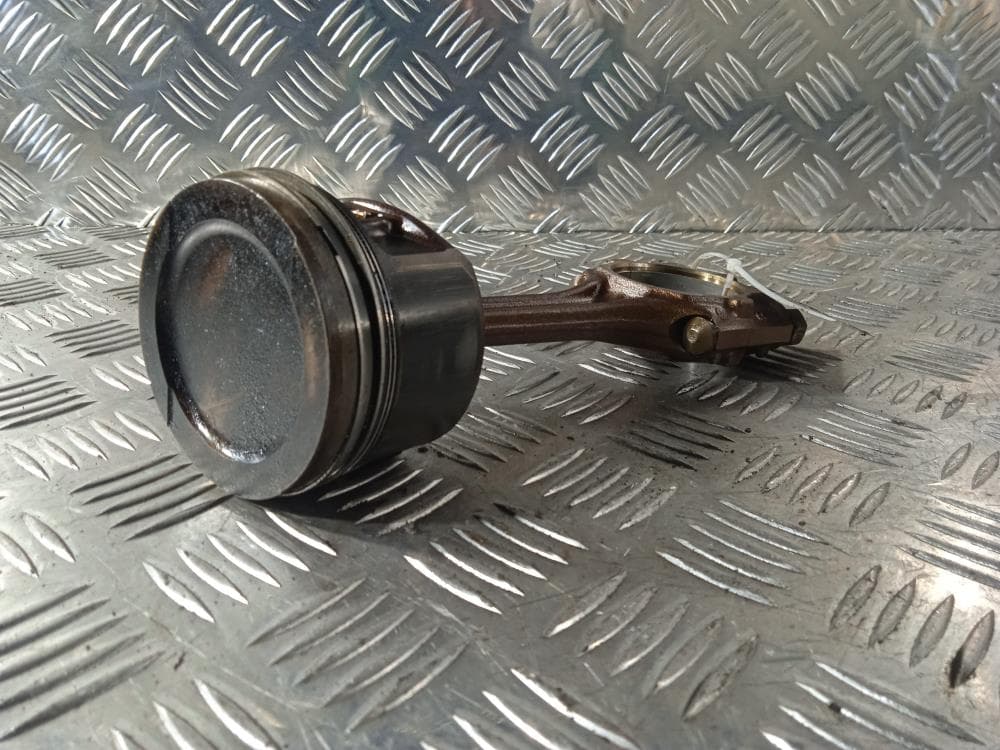 Поршень к Volkswagen Golf 4 (97-06)