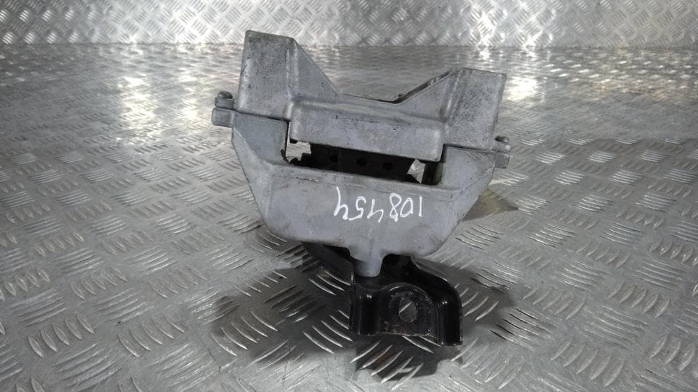 Подушка крепления двигателя к Mitsubishi Outlander 3 Рестайлинг (14-16)