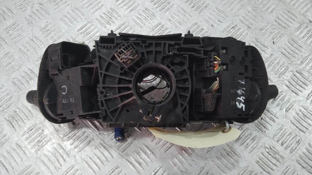 Переключатель подрулевой (стрекоза) к Renault Scenic 2 (03-06)