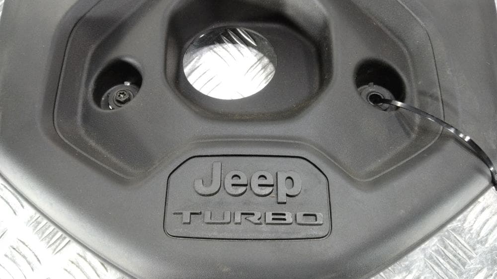 Декоративная крышка двигателя к Jeep Grand Cherokee WL (21-24)