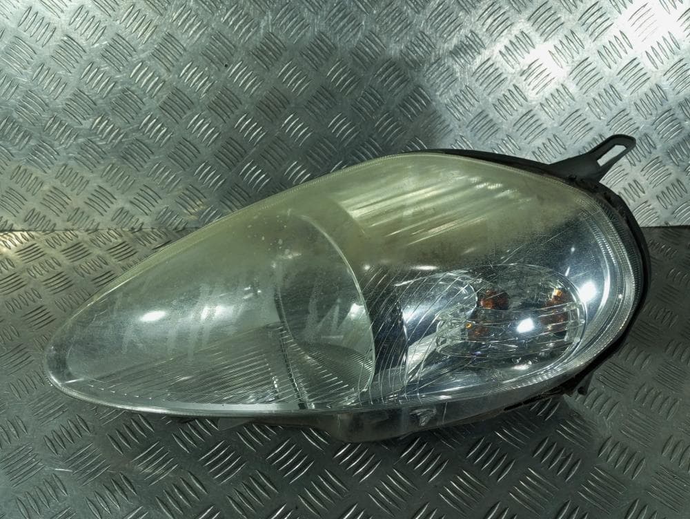 Фара левая к Fiat Grande Punto (05-18)