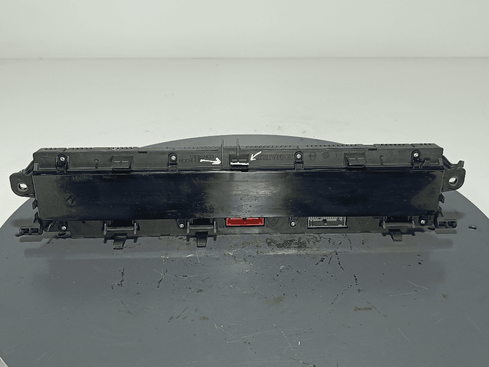 Щиток приборов (приборная панель) к Renault Scenic 2 (03-06)