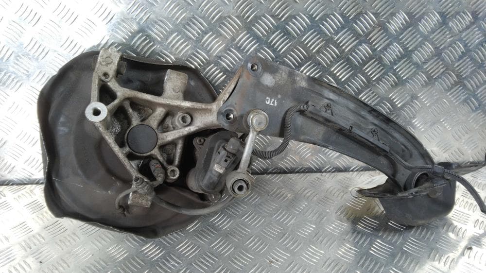Кулак задний правый к Volkswagen Passat B6 (05-10)