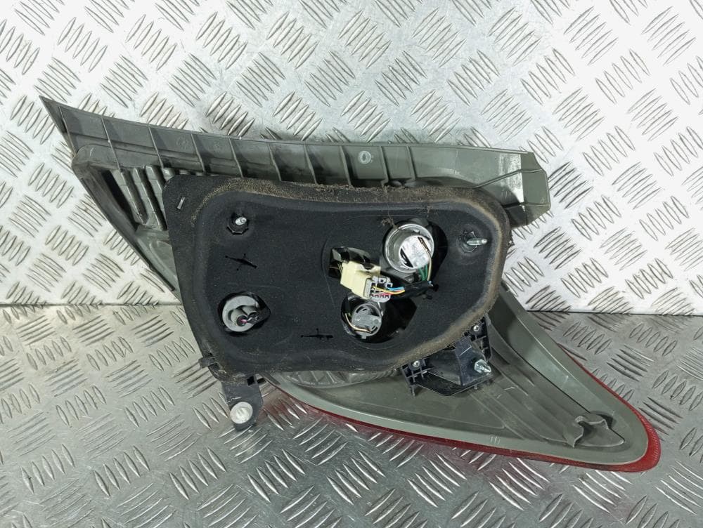 Фонарь задний левый к Toyota Yaris 3 (10-14)