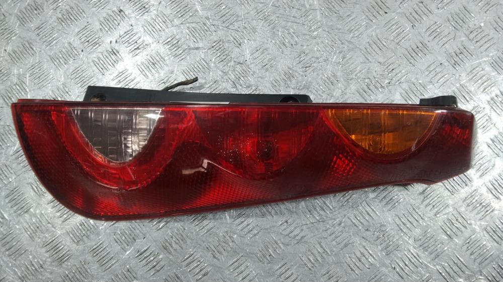 Фонарь задний правый к Nissan  Note E11 (05-09)