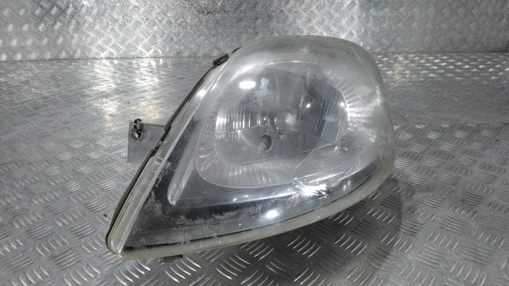 Фара левая к Renault Trafic 2 (01-06)