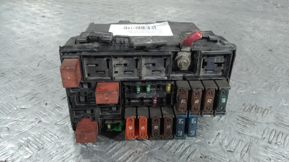 Блок предохранителей к Renault Laguna 2 (01-05)