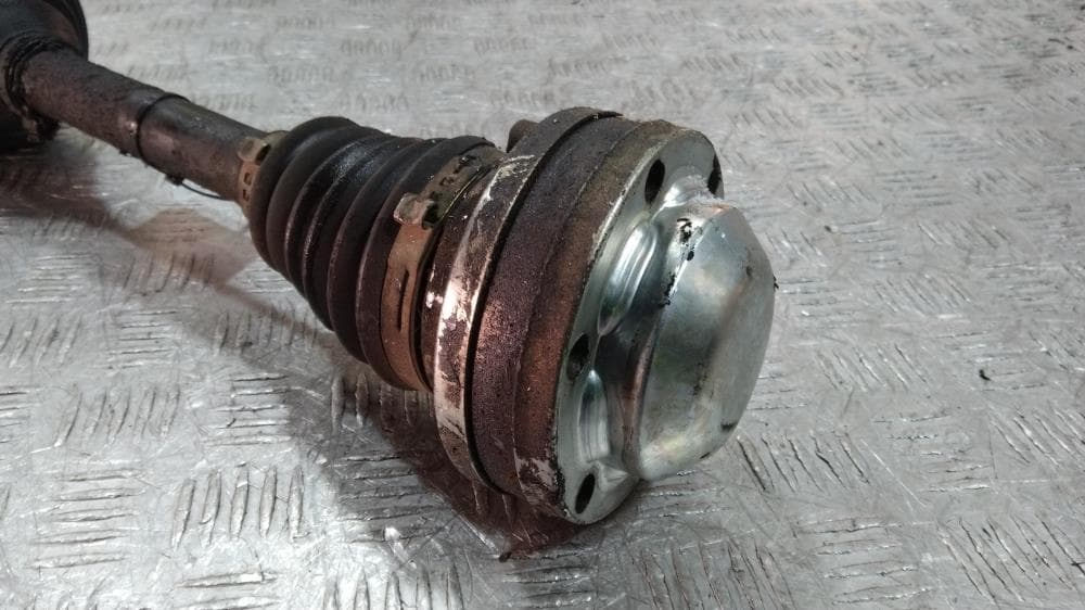 Полуось передняя левая (приводной вал, ШРУС) к Volkswagen Golf 5 (03-09)